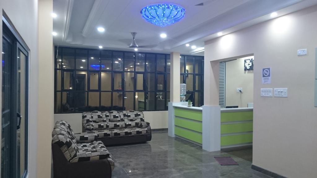 Lodge O Raaj Residency *